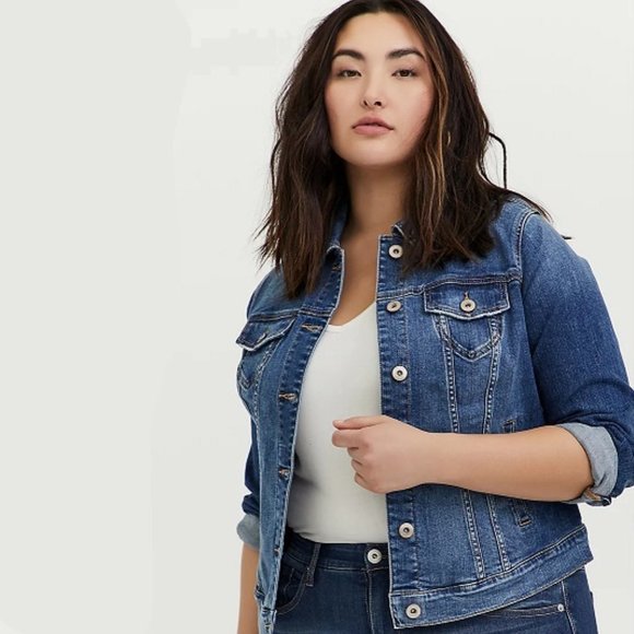 Torrid Blue Jean Jacket light distressing Sz 2x - Picture 1 of 11